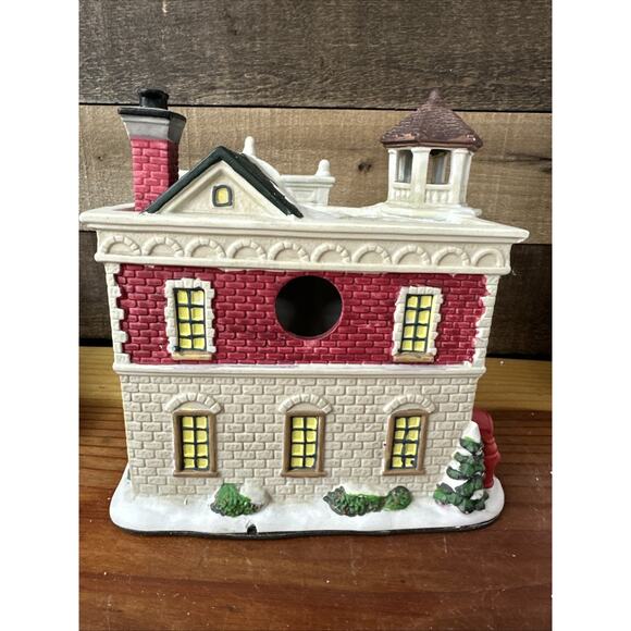 Lemax ENCHANTED FOREST Fire Station Lighted Glass Window House In Box - Picture 3 of 8